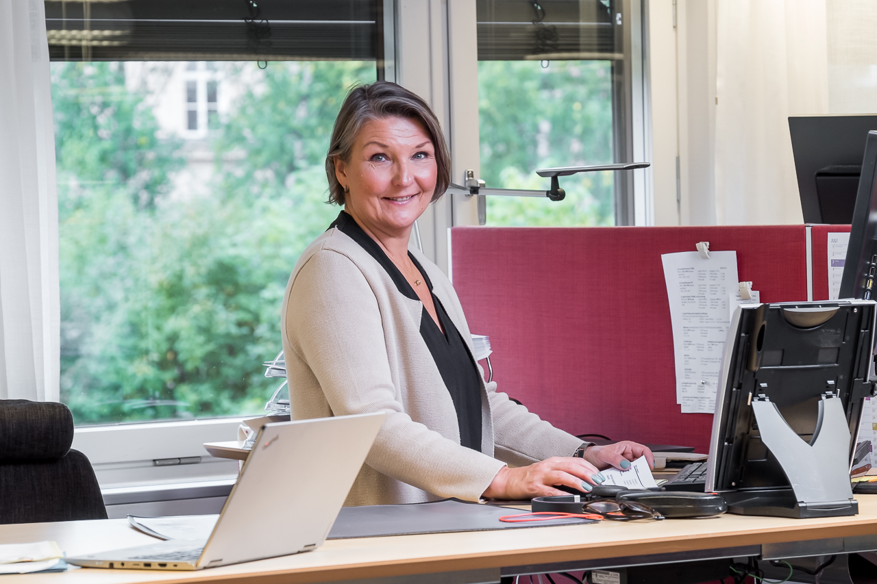Starta aktiebolag snabbt online - beställ lagerbolag och få organisationsnummer inom 2 timmar. 